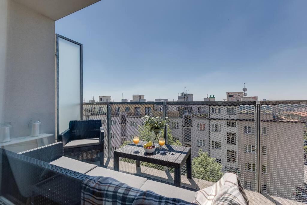 Jt'S Apartments Korunni Str. 布拉格 外观 照片