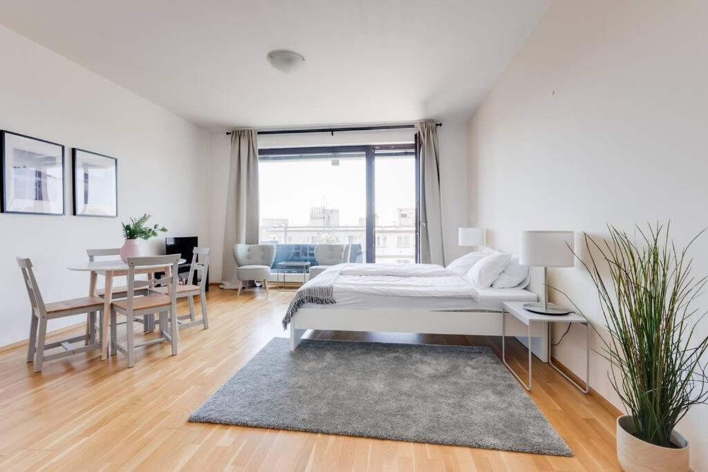 Jt'S Apartments Korunni Str. 布拉格 外观 照片
