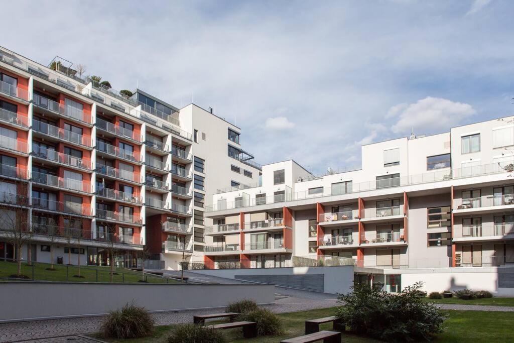 Jt'S Apartments Korunni Str. 布拉格 外观 照片