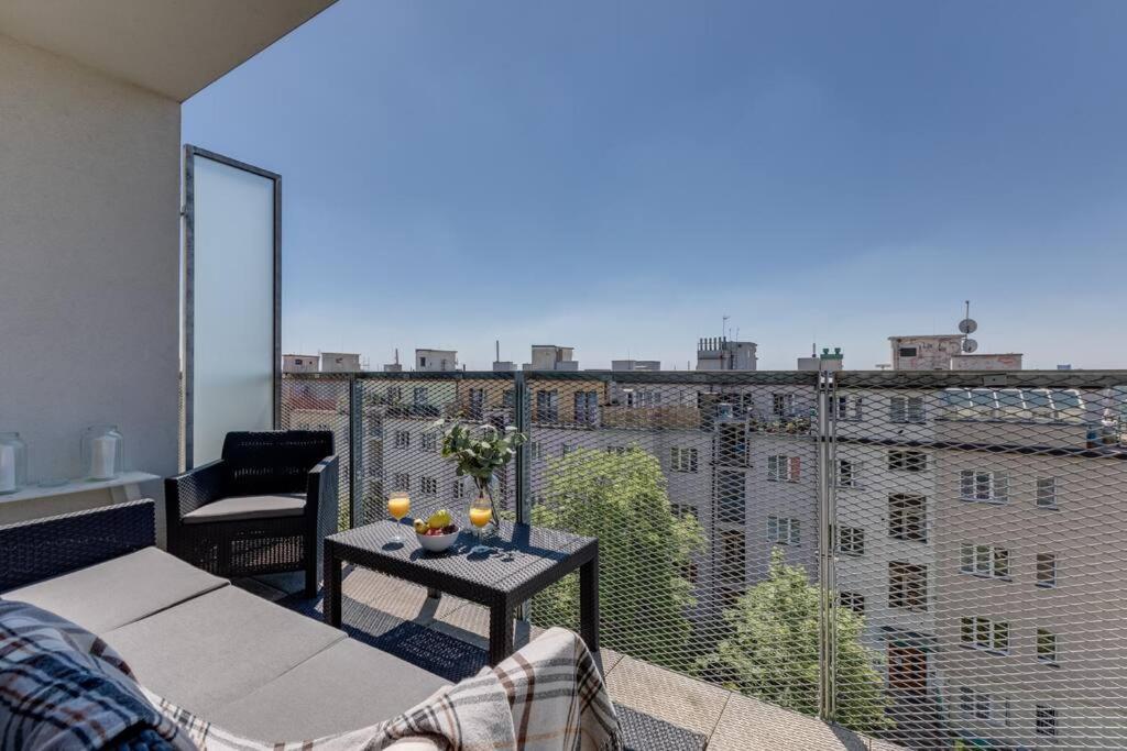 Jt'S Apartments Korunni Str. 布拉格 外观 照片