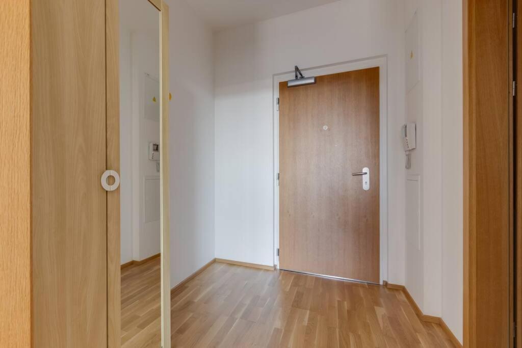 Jt'S Apartments Korunni Str. 布拉格 外观 照片