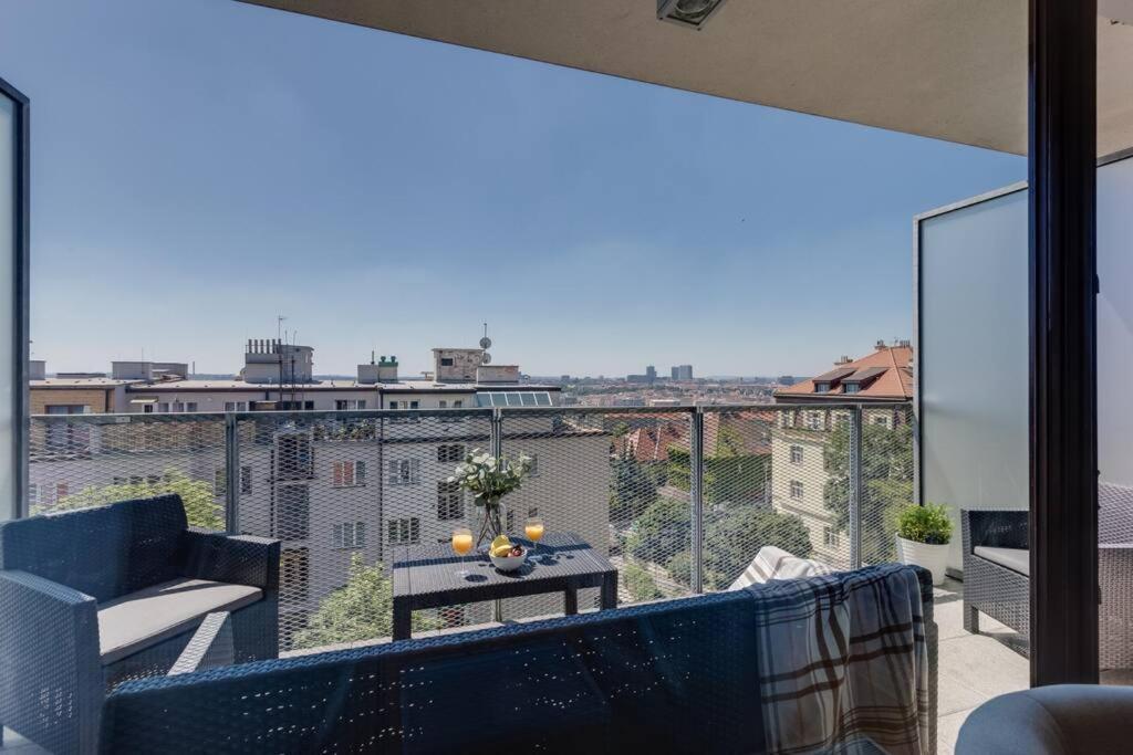 Jt'S Apartments Korunni Str. 布拉格 外观 照片