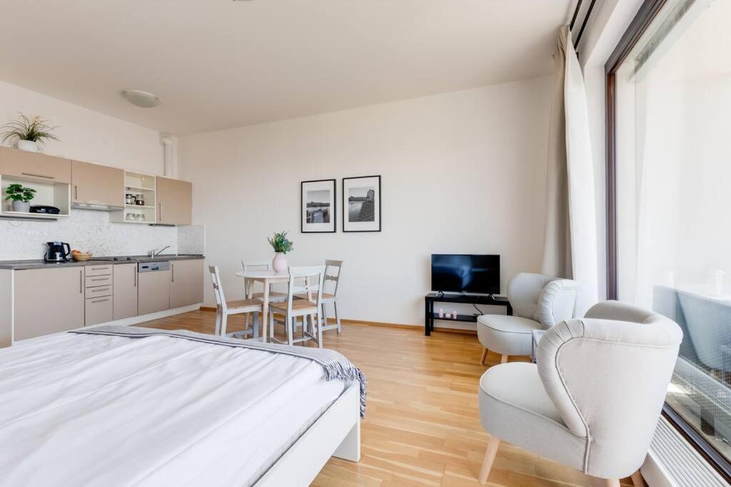 Jt'S Apartments Korunni Str. 布拉格 外观 照片